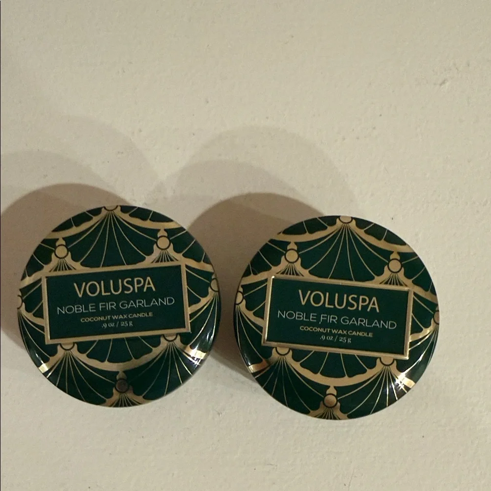 Voluspa Noble Fir Garland Candle Duo - Green and Gold - Picture 1 of 4